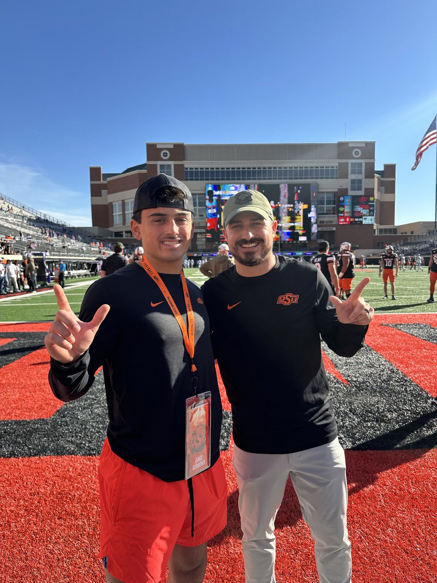 gibbonsgage1's tweet image. 🤠Great time in Stillwater!! #GoPOKES #bestfans @CowboyFB Thank you! @david6glidden @coachtheronaych @Josh_Gonzales2 @KWright_7 @doug_meacham @CoachRTBradford @CoachJG_ @DeerCreekFB @HScarJr2 @CoachEmbrey_