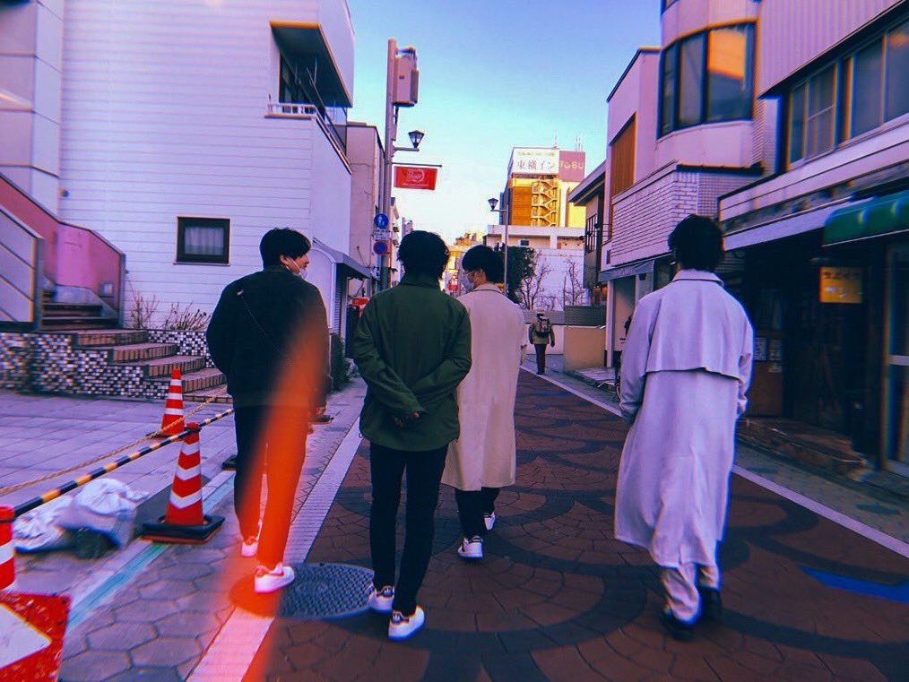 notebooks_0101's tweet image. 以前からお知らせしていた通り、
notebooksは無期限の活動休止に入ります。

結成してから駆け抜けてきたおよそ4年間、notebooksと出逢ってくれた全ての方に感謝しています。
いつかまた復帰したら、良かったら沢山遊んでください🙌

また皆さんと再会できるまで