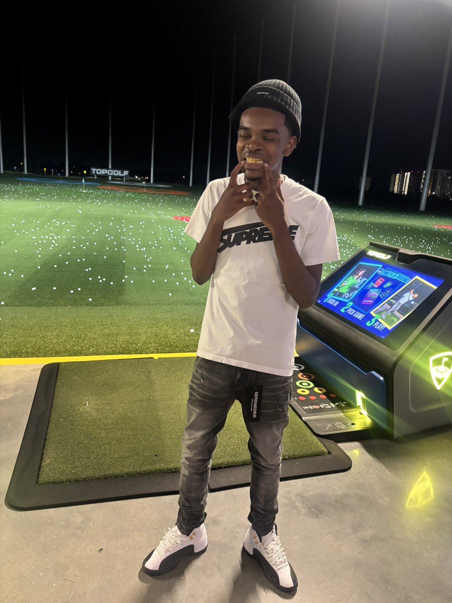 trezduffy's tweet photo. hustler addicted all i know is get pape &amp; stay fly nigga 💫 https://t.co/q6vcafubew
