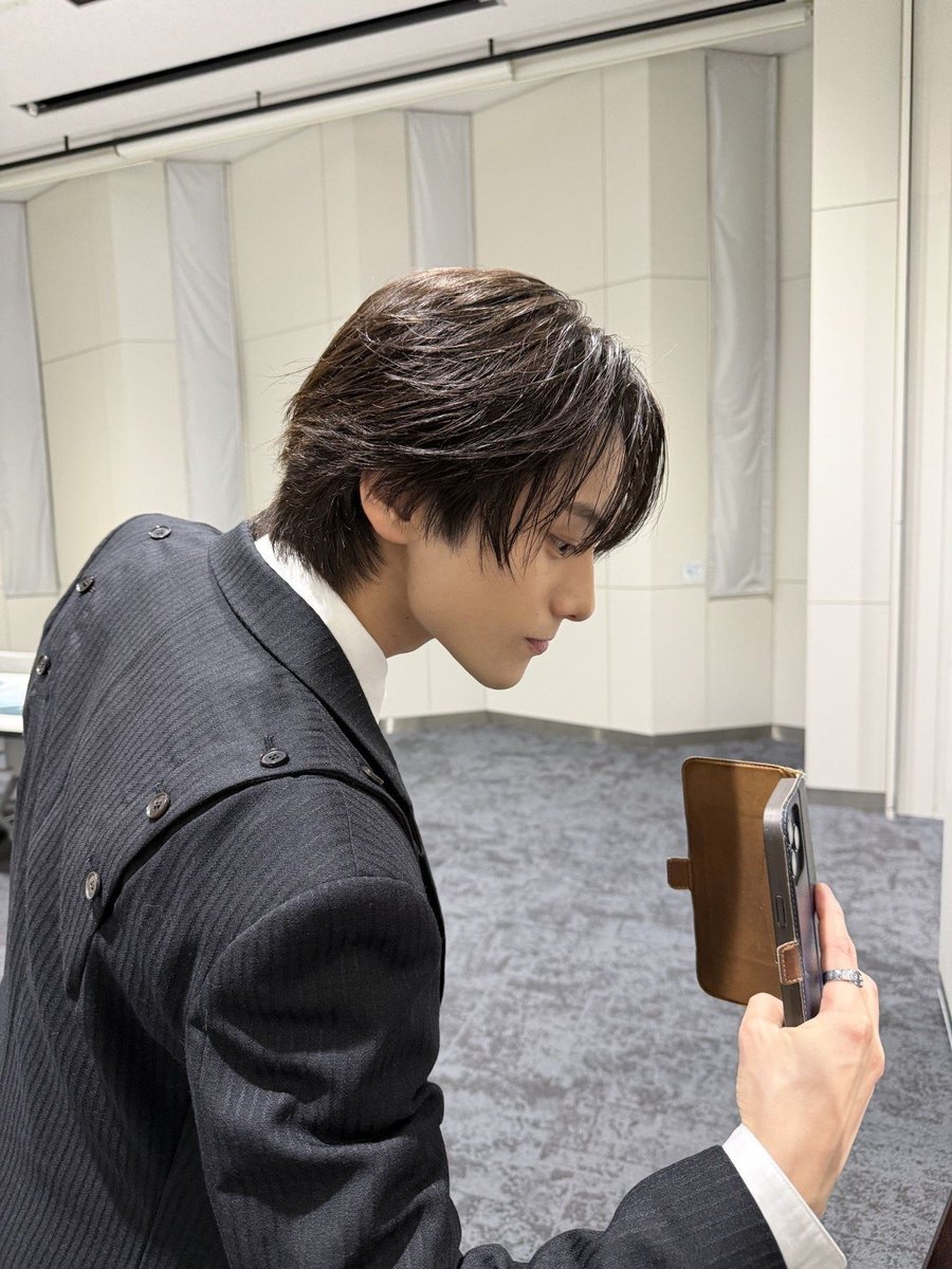 【いつかのおふこき🐶】
Vol. 197

みんなはもう夢の中なんだろうな🤗
またまた、週初め…

今週もよろしくお願いします😊
そして…おやすみなさい🌙

#山下幸輝 #homie🐾