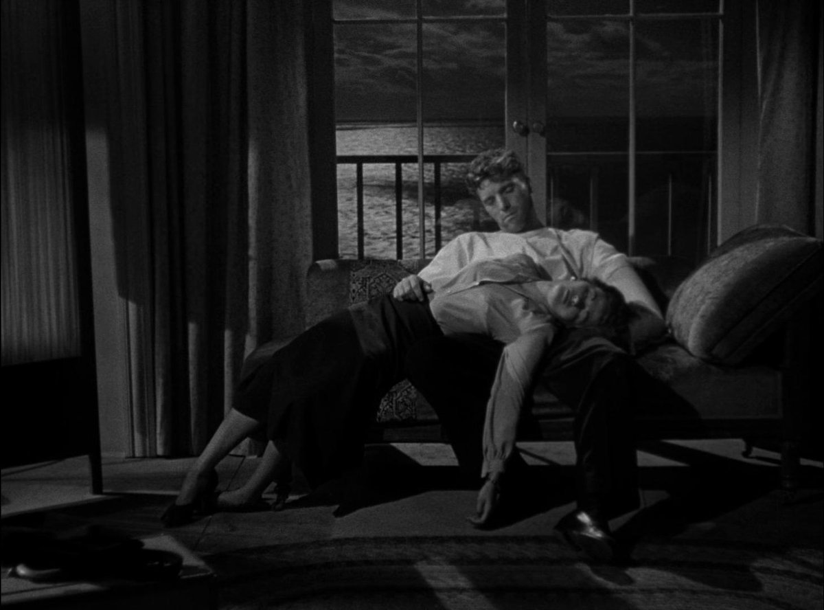 HauntedMovies's tweet image. Criss Cross (1949) dir. Robert Siodmak