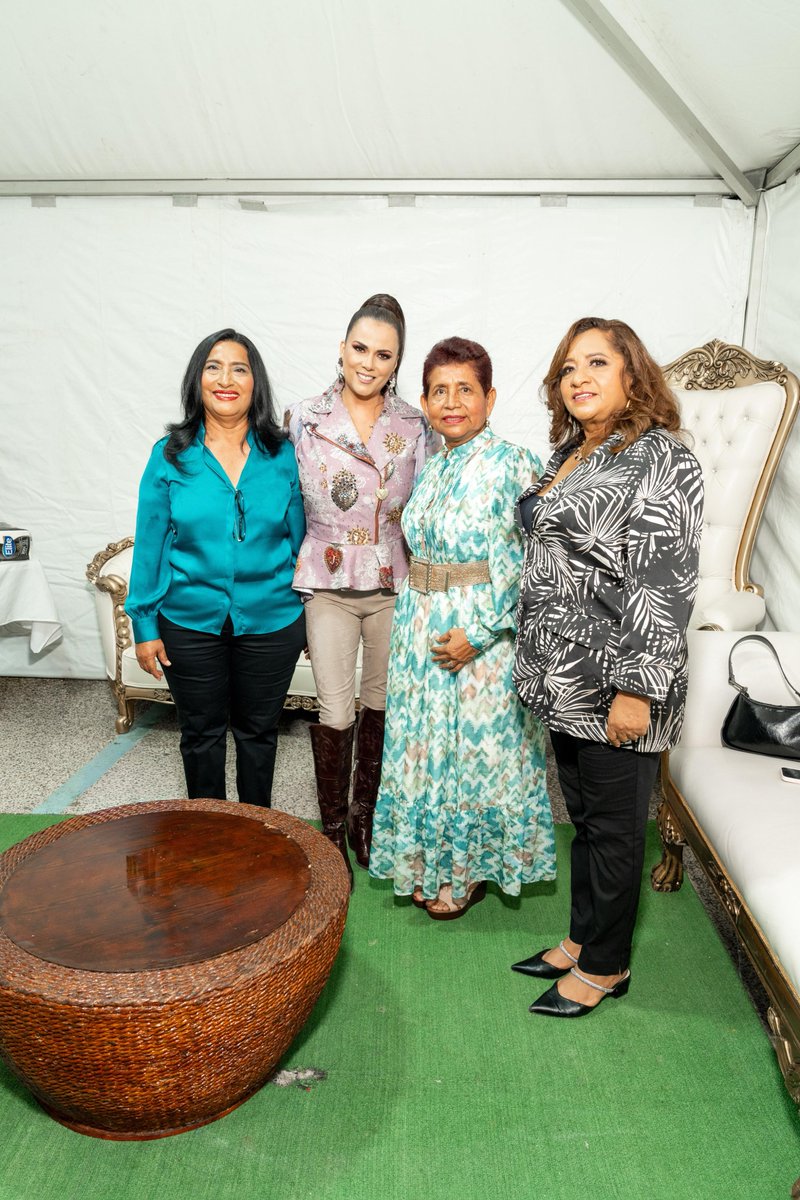 AbelinaLopezR's tweet image. La cantante mexicana Edith Márquez estuvo de visita en Acapulco la noche de este sábado, como parte del programa del Festival Internacional La Nao, compartiendo con las y los acapulqueños, su repertorio musical y una noche inolvidable a orillas de la bahía. 

Nuestro…