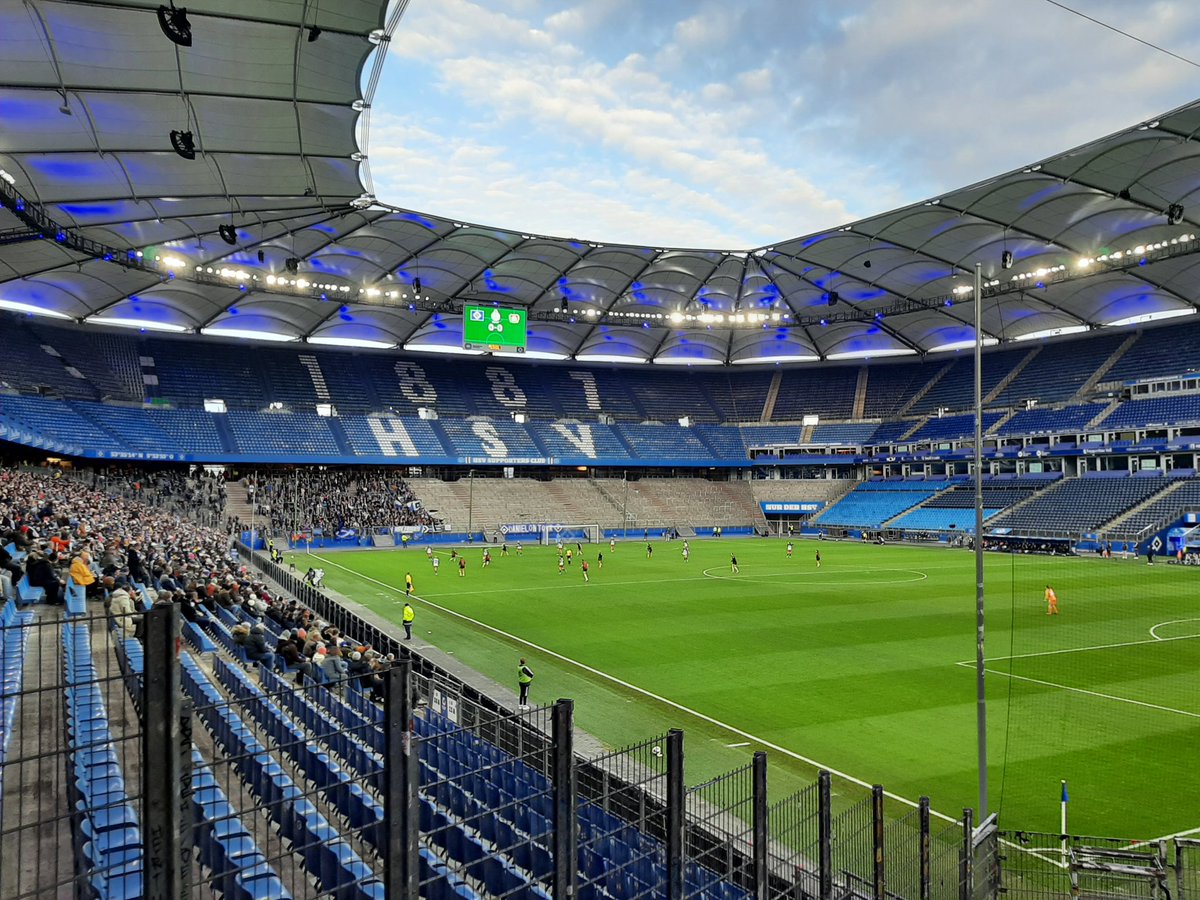 Hamburger SV F - SV Bayer F 5:3 n.E., DFB Pokal der Frauen Achtelfinale

Kämpferisch voll da, aber wie schon gegen Freiburg kaum dominant am Ball &amp; mit insgesamt wenig Chancen, vergibt dazu kurz vor Schluss eine Großchance. So kann man sich über das Ausscheiden nicht beschweren