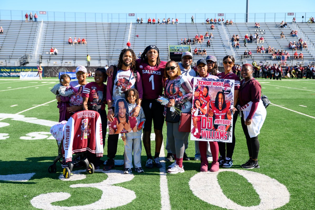 SIU_Football's tweet image. Thank you, Seniors ❤️

Full gallery &amp;gt;&amp;gt;&amp;gt; adobe.ly/4i6Sxfh

#Salukis | #BuiltFor