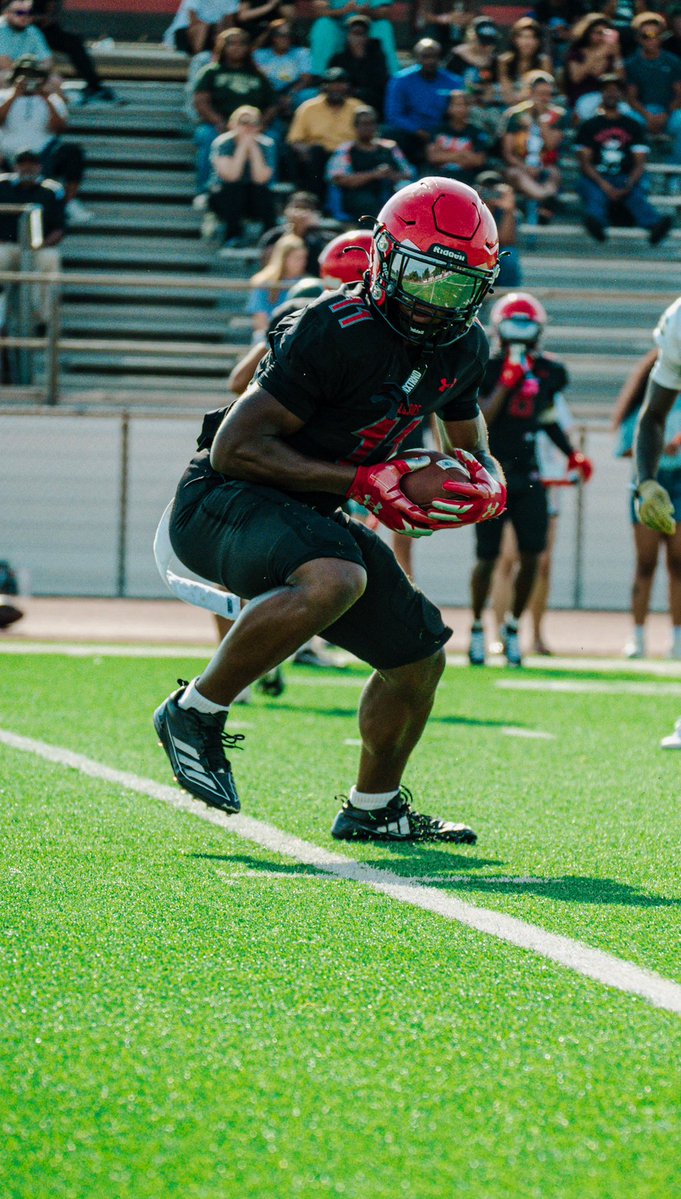 I just need 1 school to give me a chance! Just 1 an watch me work! 💪🏾

Slot Wr CO/26
5’10 185
3.5 Gpa 📚
28 Rec 
3 Td’s
632 Receiving Yards Top 3 WR in 6A District