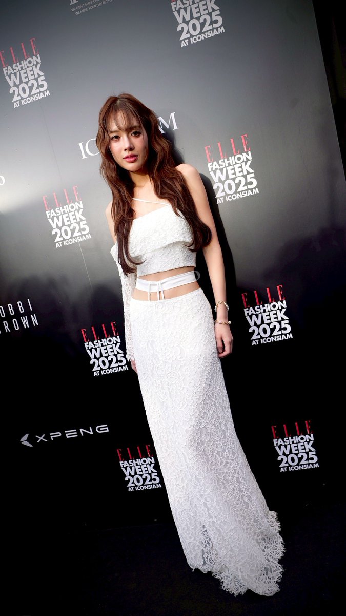 <a href="/ELLEThailand/">ELLE Thailand</a> <a href="/khunmewwww/">MEW🦖</a> <a href="/ginnynatnicha/">ginnynatnicha</a> <a href="/j_jayyna/">aangelinaa.ss</a> <a href="/AppleLAPIS/">Apple Lapisara</a> —รวมภาพ ศิลปินในสังกัด NorthStar 
เข้าร่วมงาน ELLE FASHION WEEK 2025 🔥 
<a href="/ELLEThailand/">ELLE Thailand</a> Day 15.11.2025
Artists : <a href="/mimudotp/">Mimu.p</a> 

#EFW25
#EFW25ATICONSIAM
#ELLEFashionWeek2025
#NorthStarArtist 
#NorthStarEntertainment 
#Mimpanthita