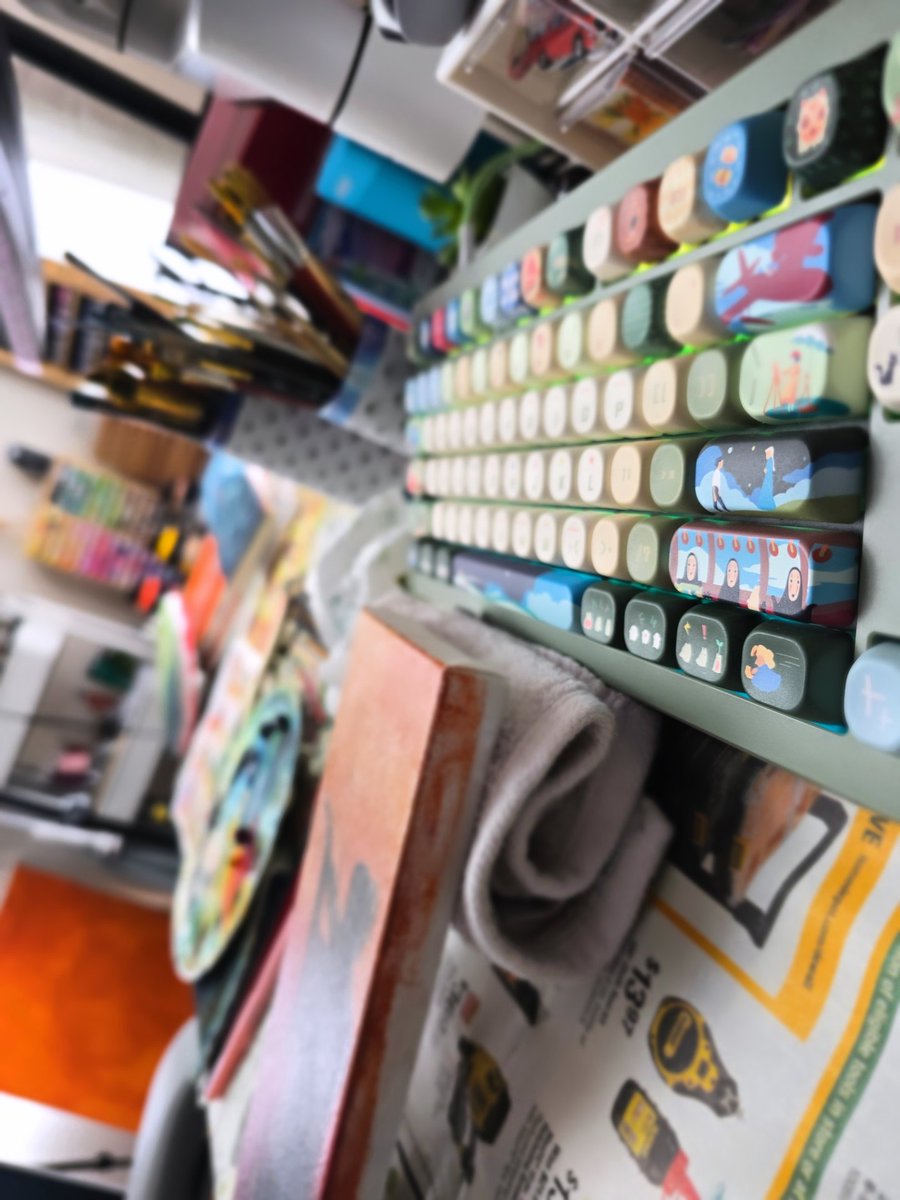 AngelaBermudezA's tweet image. 🎨🖌️ #studio #studiosetup #oilpainting #oiloncanvas #oilpaintings #artistlife #artstudio #oilpainter #artoftheday #artstudiolife #cozyvibes #cozyhome #cozyaesthetic #cozystudio