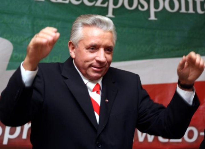 A. Lepper o swoim koalicjancie Jarosławie:
" Kaczyński to polityczny potwór, któremu marzy się dyspozycyjny sejm, dyspozycyjny senat, dyspozycyjny prezydent, dyspozycyjni sędziowie, dyspozycyjne służby i media"
Oczywiście to opinia Pana Andrzeja sprzed lat, dzisiaj JK
mówi..
1/2