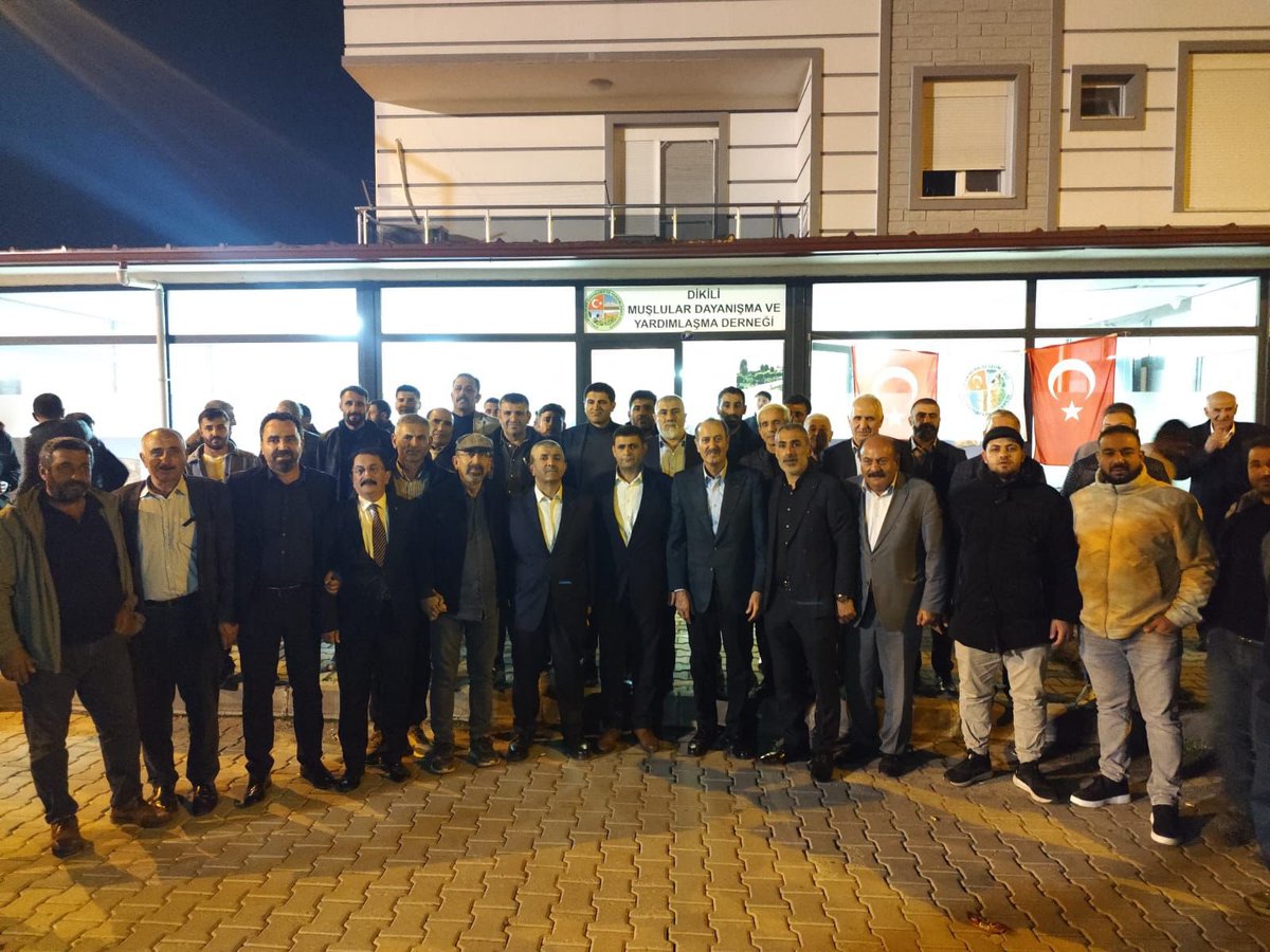 Dikili Muşlular Derneği’ni; Genel Sekreter Yardımcımız Tamer Osmanağaoğlu, İl Başkanımız Veysel Şahin, İl Yöneticilerimiz, Dikili İlçe Başkanımız ve Meclis Üyelerimiz ile birlikte ziyaret ettiler.