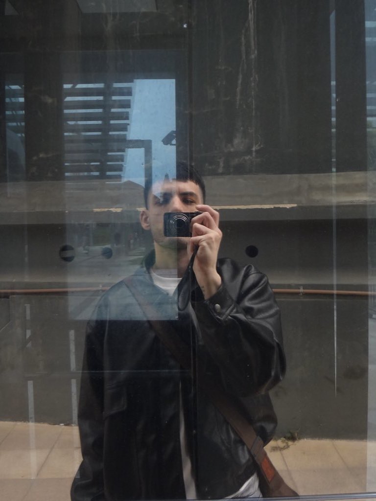 senhor_robot's tweet image. nós