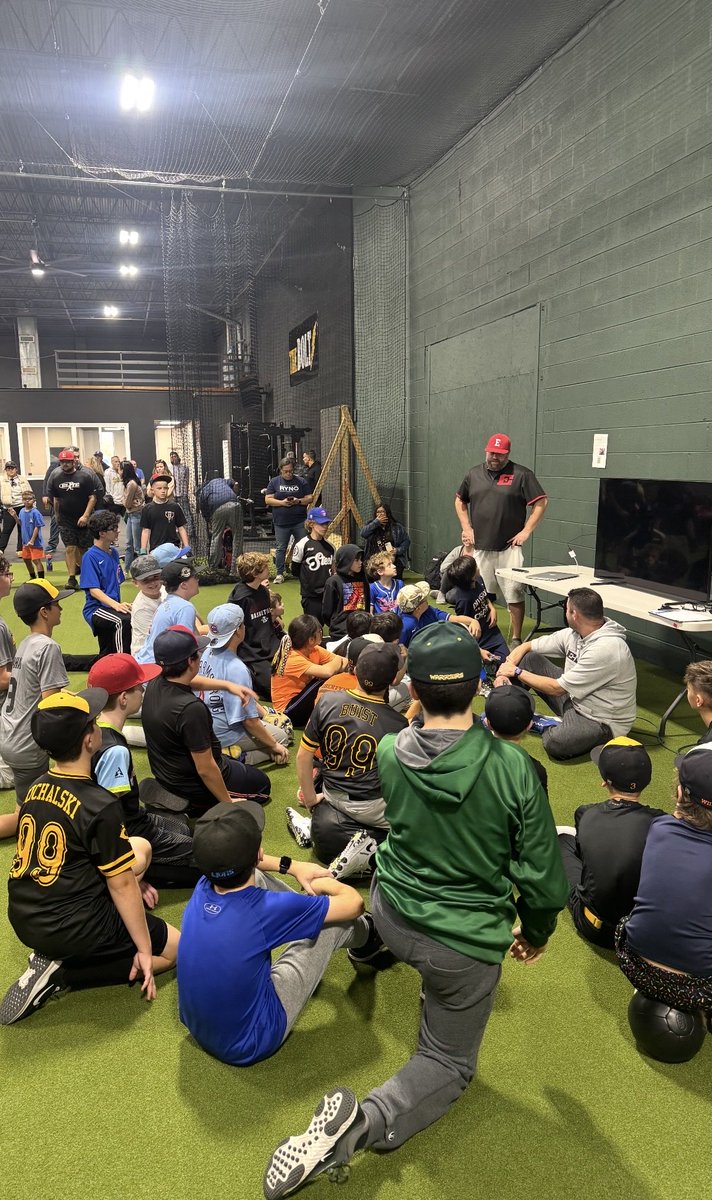 Had 60 players in 2 sessions of my hitting clinic yesterday in our new facility in Mundelein.  Players also get individualized video drill packages based on my notes. We’ll do another of these in our Chicago location in January.