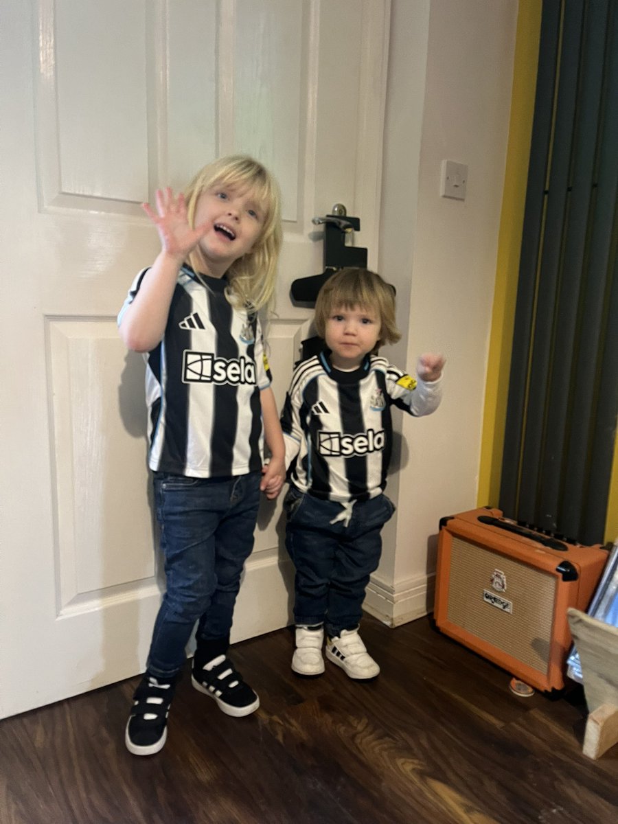 Kyleclarkson's tweet photo. A day of important traditions; usual trip to Fenwicks Window &amp; the bairns’ first experience of St. Jimmys https://t.co/FNWhg6cPyK