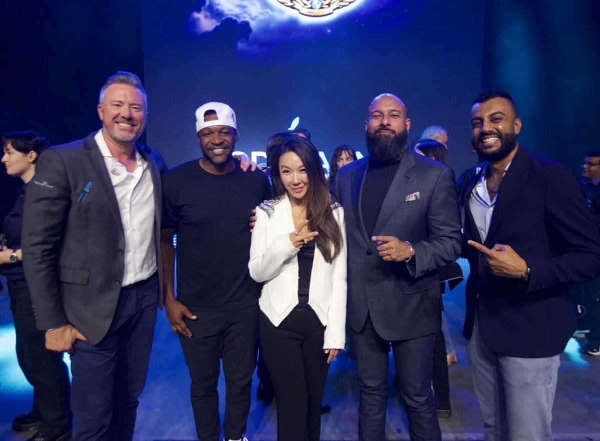 SuperLuckeee's tweet image. What an incredible honor it was to serve as a judge at the CodeLaunch World Championship 🩵 where innovation meets execution, and founders become world-changers.

CodeLaunch doesn’t just talk about supporting startups… They build them, fund them, and launch them into the world.…