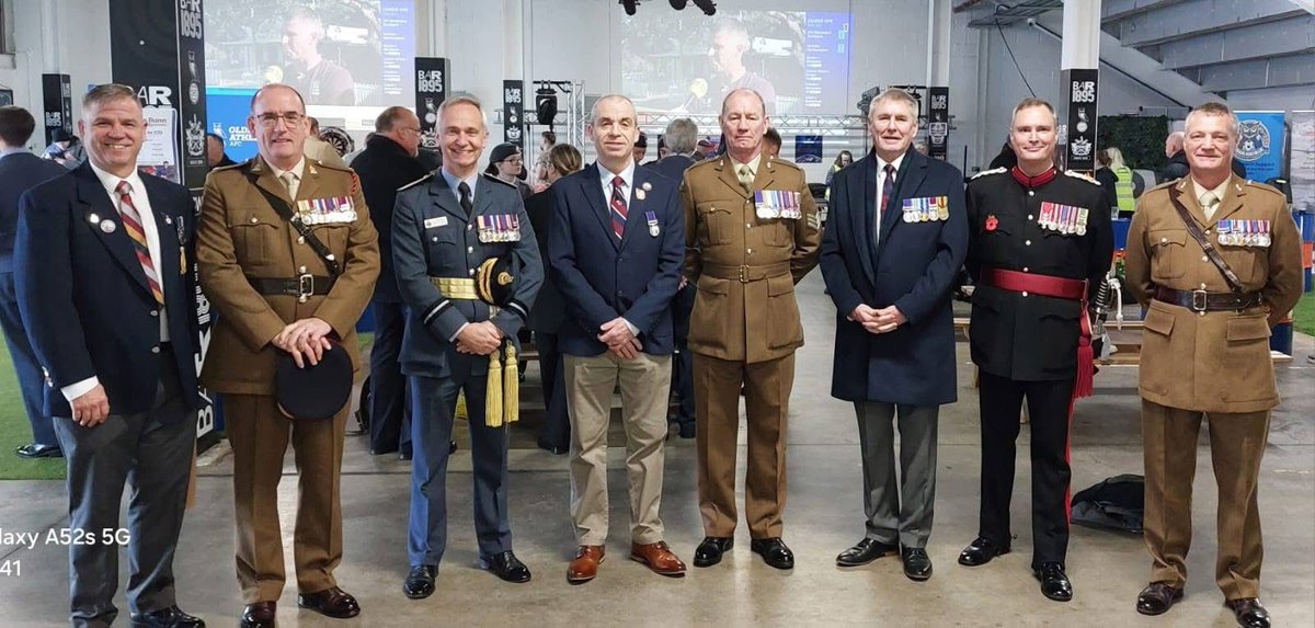CEO_GMYF's tweet image. I had the honour of representing @GMLO_UK yesterday at @OfficialOAFC #veterans match yesterday, with @aircadets @gmanacf and @SeaCadetsUK 

The act of remembrance was immaculate from all present and the hospitality from @HMFVETERANSOAFC humbling.