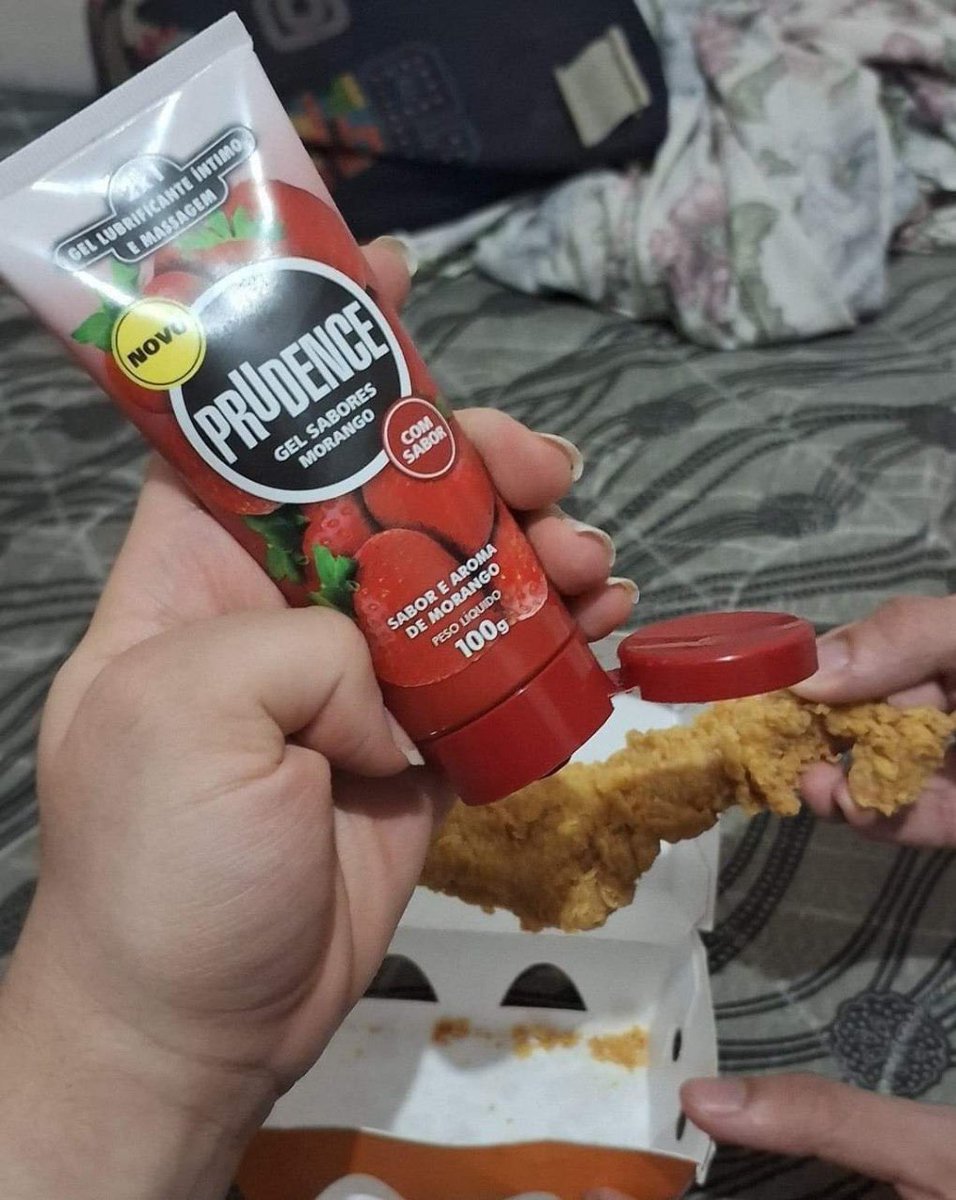 gatodemicrofone's tweet photo. ketchup ruim esse da prudence não recomendo https://t.co/fYtbuhK4H1
