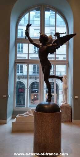 france_images's tweet image. Explore the iconic Louvre Museum in Paris, France! Check out more at buff.ly/bKf1OMz. 🇫🇷 Experience the beauty of French culture. #LouvreMuseum #TravelFrance 

France 🇨🇵 travel photo