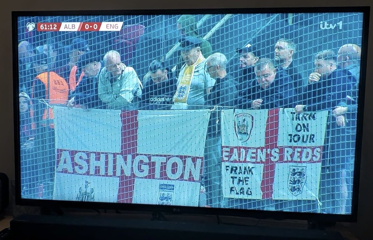 Love seeing the Ashington flag on the tele.

👋👋👋 <a href="/BrianRobson62/">Brian Robson</a>