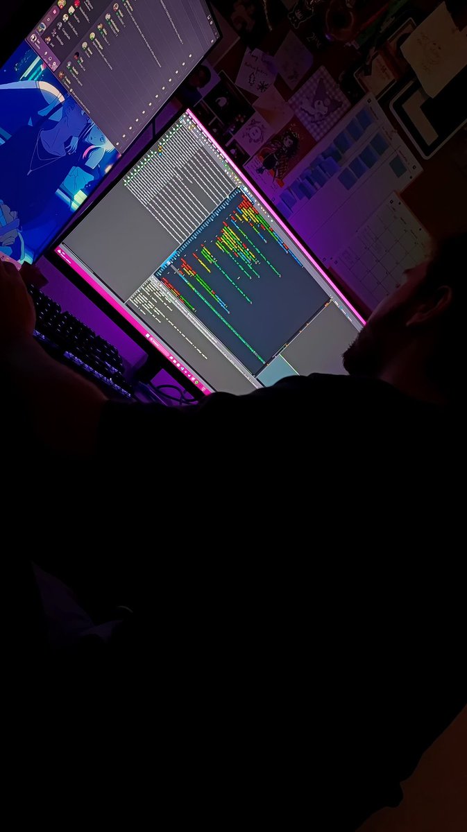 lau_mxr_'s tweet image. - Viene a mi casa
- Le cocino
- Duerme con mi pijama
- Juega con mi perro
- Me roba el pc para programar
- Le ayudo a programar

Y al rato seguro que me pregunta si le quiero