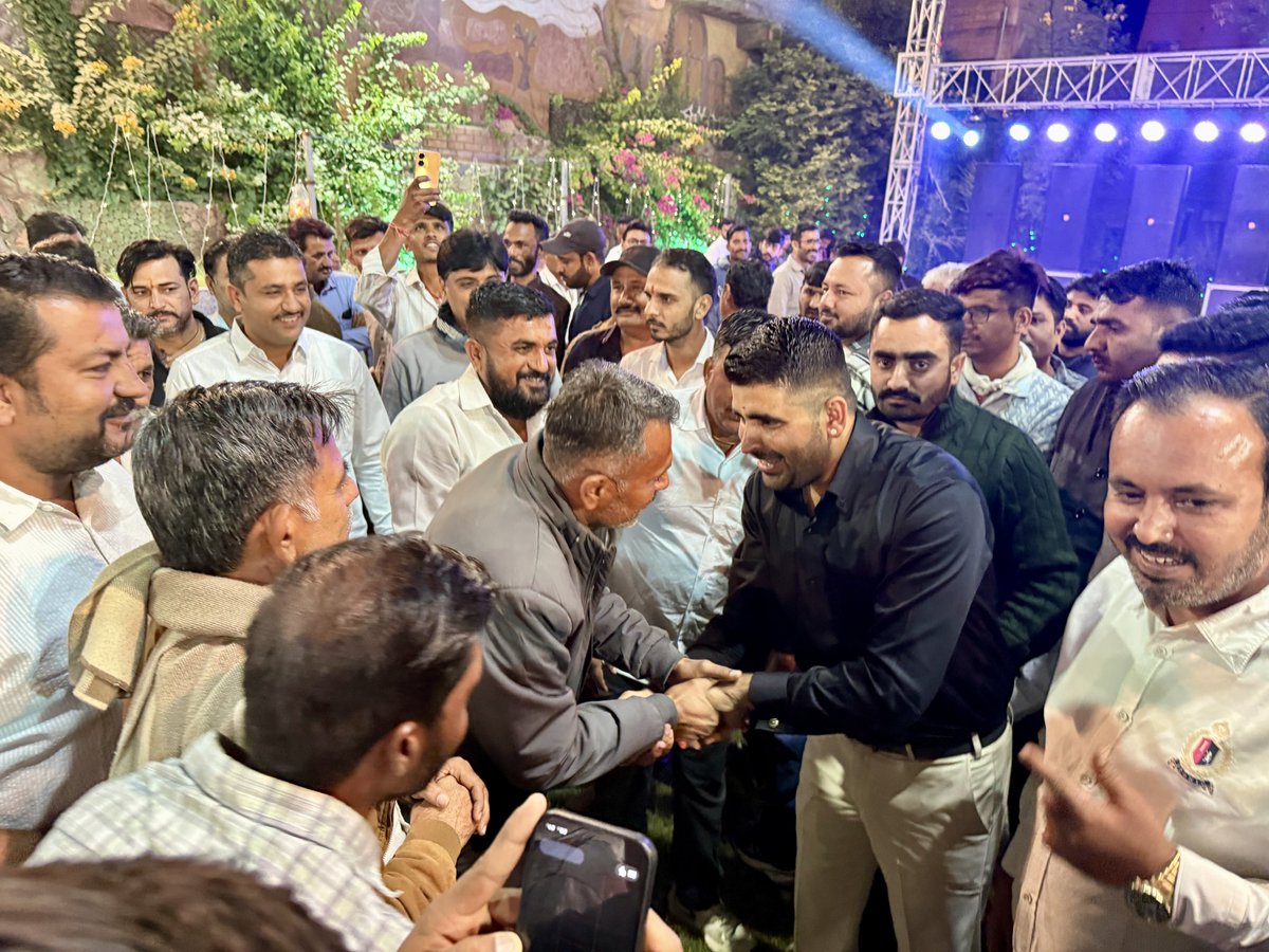 RavindraBhati__'s tweet image. आज जोधपुर के चौपासनी स्थित सिंधु महल में राजपुरोहित समाज के युवा साथियों द्वारा आयोजित स्नेह मिलन समारोह में सहभागिता कर सभी बंधुओं से आत्मीय मुलाकात की।

आप युवा साथियों द्वारा मिले स्नेह और अपनत्व हेतु हृदयतल से कोटि-कोटि आभार।