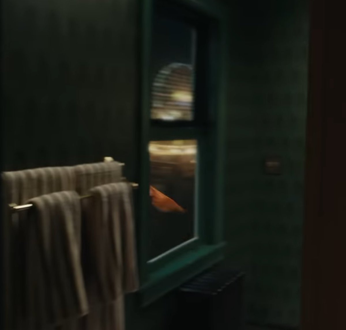 idkwahatimdoing's tweet image. The concept of the Elizabeth Taylor music video starting with her getting up from the bathtub and looking out at the view of portofino from this window