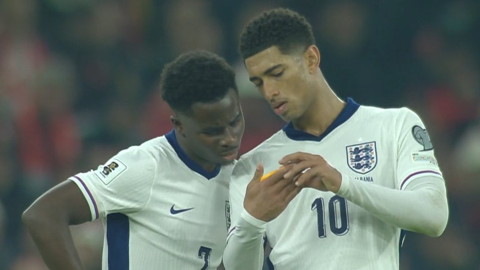 PrinnyP11AFC's tweet image. What did the post it note say… wrong answers only!