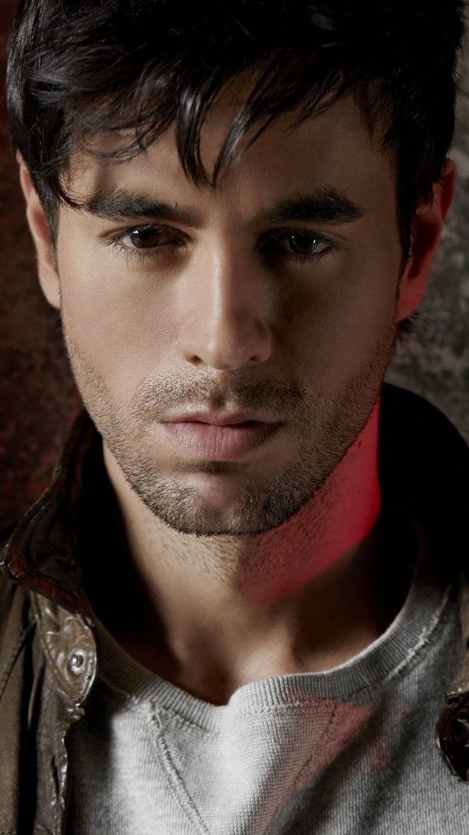 ¿Quién no se enamora de esa mirada <a href="/enriqueiglesias/">Enrique Iglesias</a> 🔥?
¡Dinos en los comentarios: ¿Cuál es tu canción favorita de Enrique que te hace cantar a todo pulmón? 🎤

#EnriqueIglesias #EiFan  #Mexico #Enrique #ClubEiMexico