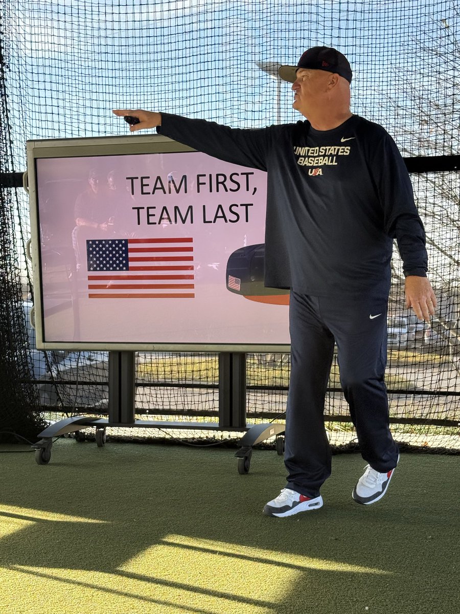 kevin_savage's tweet image. Another great Dugout Coaches Summit hosted by @CoachSheets3 … more of a family reunion … catch up with old friends; make new acquaintances.  Loved the mental perform focus.  @ButchBaseball29 repping Team USA Baseball!
@BEaDOOD @eboundsy @KyleWatson_22 @BrianCmiles @coachsaake