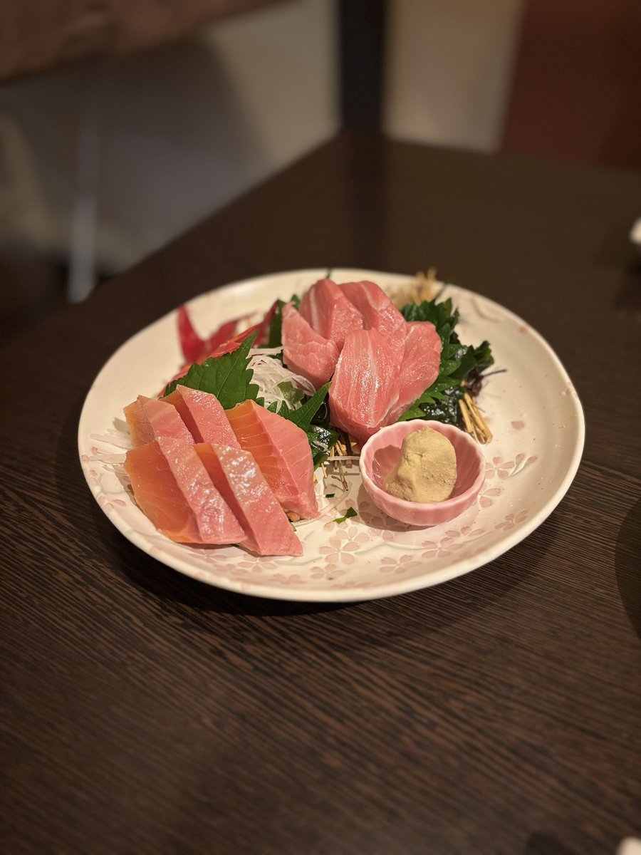 QrKca's tweet photo. なんかもう最近は外食で🐸することなくなったから華やかな写真ない
誰かとの外食で少し9出来るようになったのは成長 https://t.co/jZDVFZYlfT