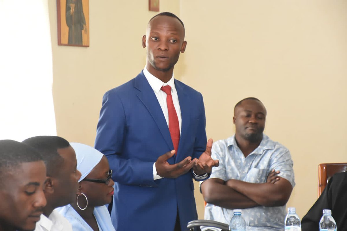 BugandaKingdom_'s tweet image. Olukiiko lw&apos;Abavubuka mu Buganda lusisinkanye Ssaabasumba wa Eklesia y&apos;aba Orthodox, Metropolitan Yerenomus Mzee, Namungoona. 

Nga abakulembeze b&apos;abavubuka mu Buganda bamusabye okubalungamya mu bye bakola, okuzimba n&apos;okunyweza enkolagana wakati w&apos;obukulembezze bwabwe wamu…