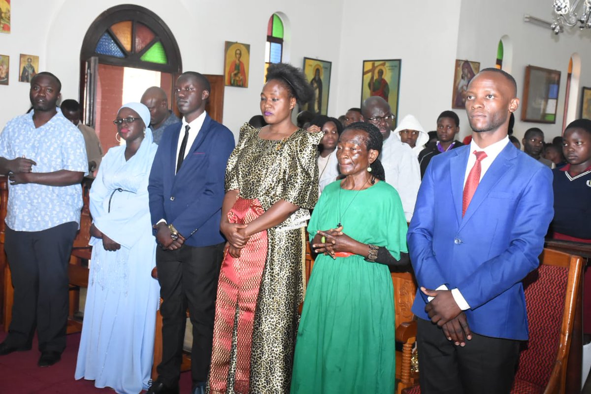 BugandaKingdom_'s tweet image. Olukiiko lw&apos;Abavubuka mu Buganda lusisinkanye Ssaabasumba wa Eklesia y&apos;aba Orthodox, Metropolitan Yerenomus Mzee, Namungoona. 

Nga abakulembeze b&apos;abavubuka mu Buganda bamusabye okubalungamya mu bye bakola, okuzimba n&apos;okunyweza enkolagana wakati w&apos;obukulembezze bwabwe wamu…