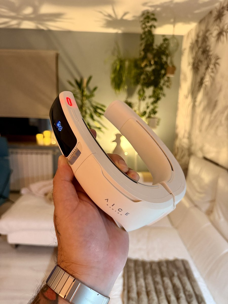 MikyAncona's tweet image. RANVOO AICE Lite… e la mia cervicale ringrazia davvero 😌
Quando la tecnologia serve davvero… eccola qui.
mikyancona.com
#mikyancona #mikyanconatech #RanvooAICELite #ranvoo #cervicale #relaxtech #wearabletech #smartdevice #benessere #postura #techlovers @Ranvoo_global