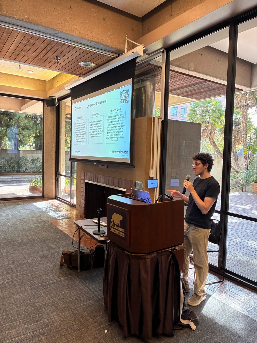 fetch_ai_IL's tweet image. Another day, another workshop done. This time, it was QuCo: Quantum Algorithms Workshop at @UCLA  👀 👋

We had a full room of participants join us in Los Angeles this week, with several teams taking part in the challenge we’ve prepared with @QBioAI. Have a look behind the scenes…