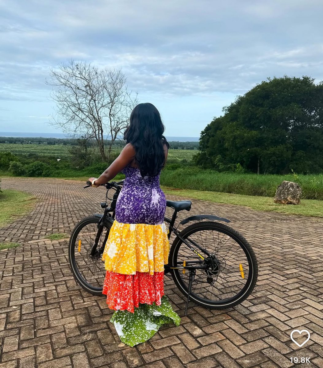 ODUNMADEIT's tweet image. I love gorgeous outfits so much 😍❤️💜