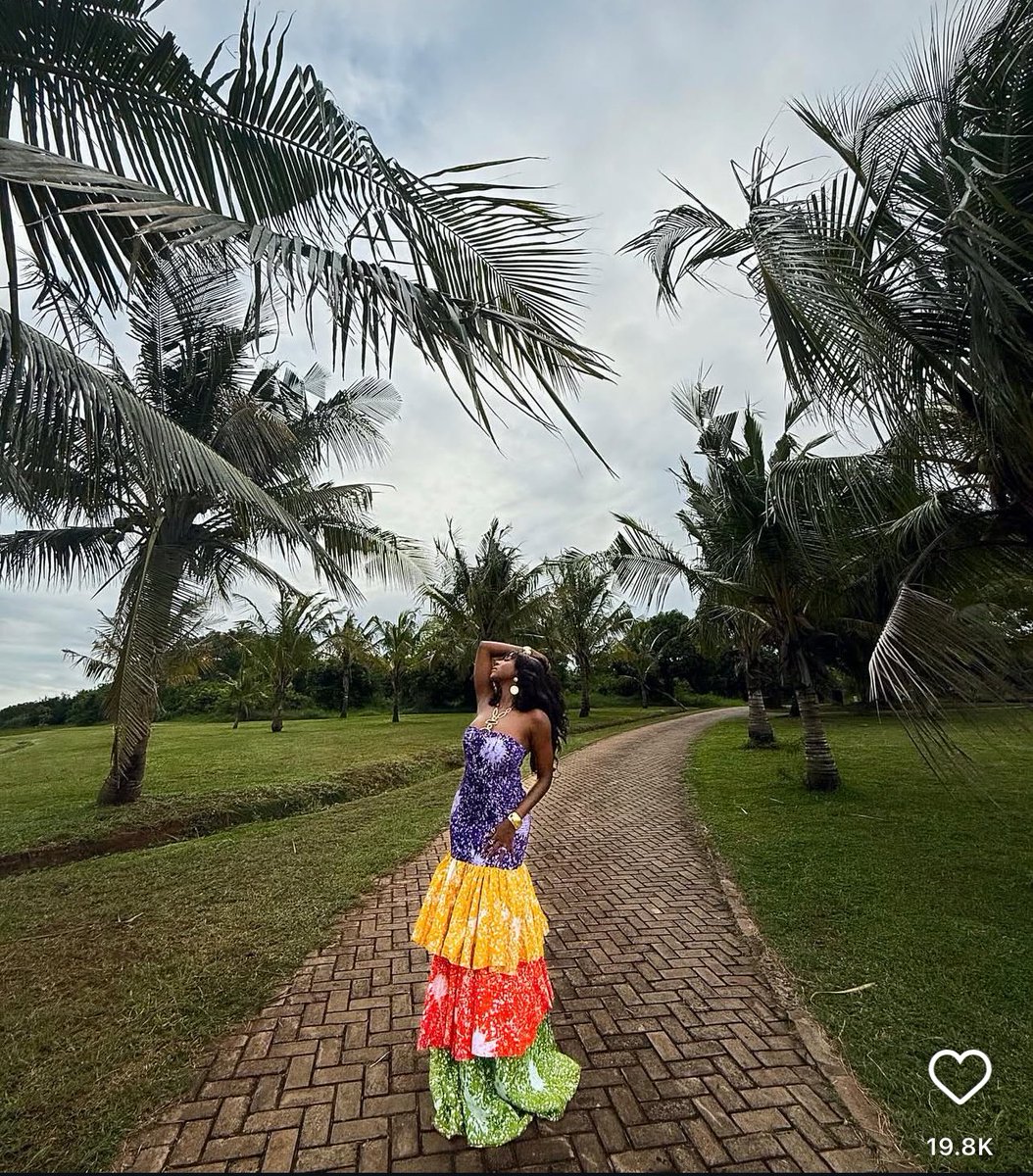 ODUNMADEIT's tweet image. I love gorgeous outfits so much 😍❤️💜