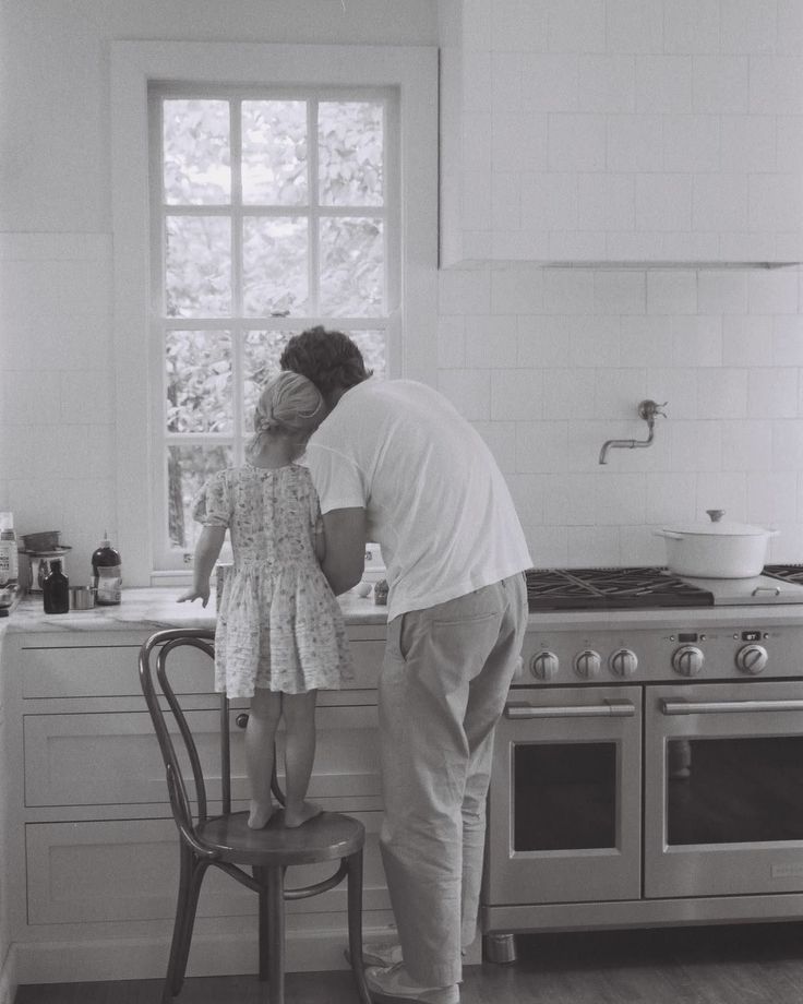 Green flag in a future wife:

You're excited to have a daughter someday.