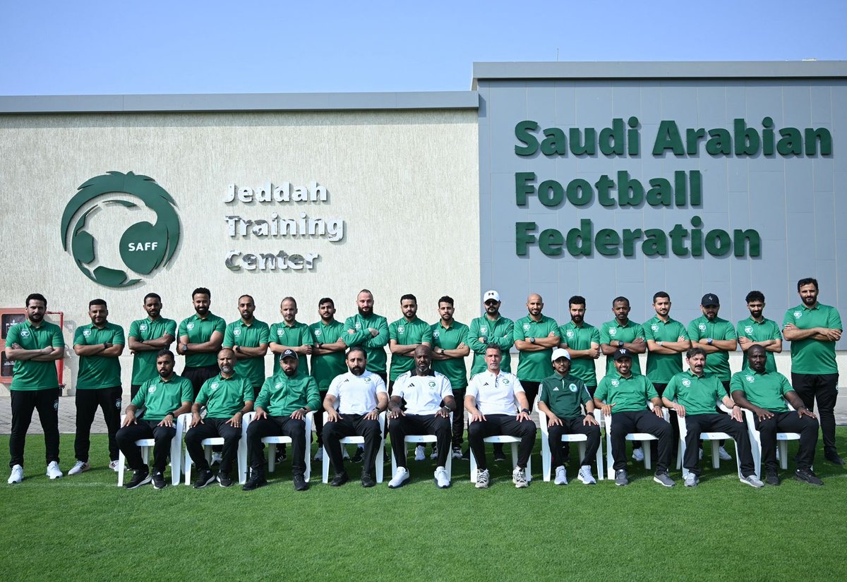 نفخر بمنسوبي ملتقى مدربي الغربية ، إدارتهم لدورة #B السعودية بالمنهج الجديد .
الرئيس التنفيذي كابتن #مشبب_زياد 
رئيس اللجنة الفنية كابتن #فهد_مدهش و عضو اللجنة الاستشارية كابتن #حمود_الصيعري