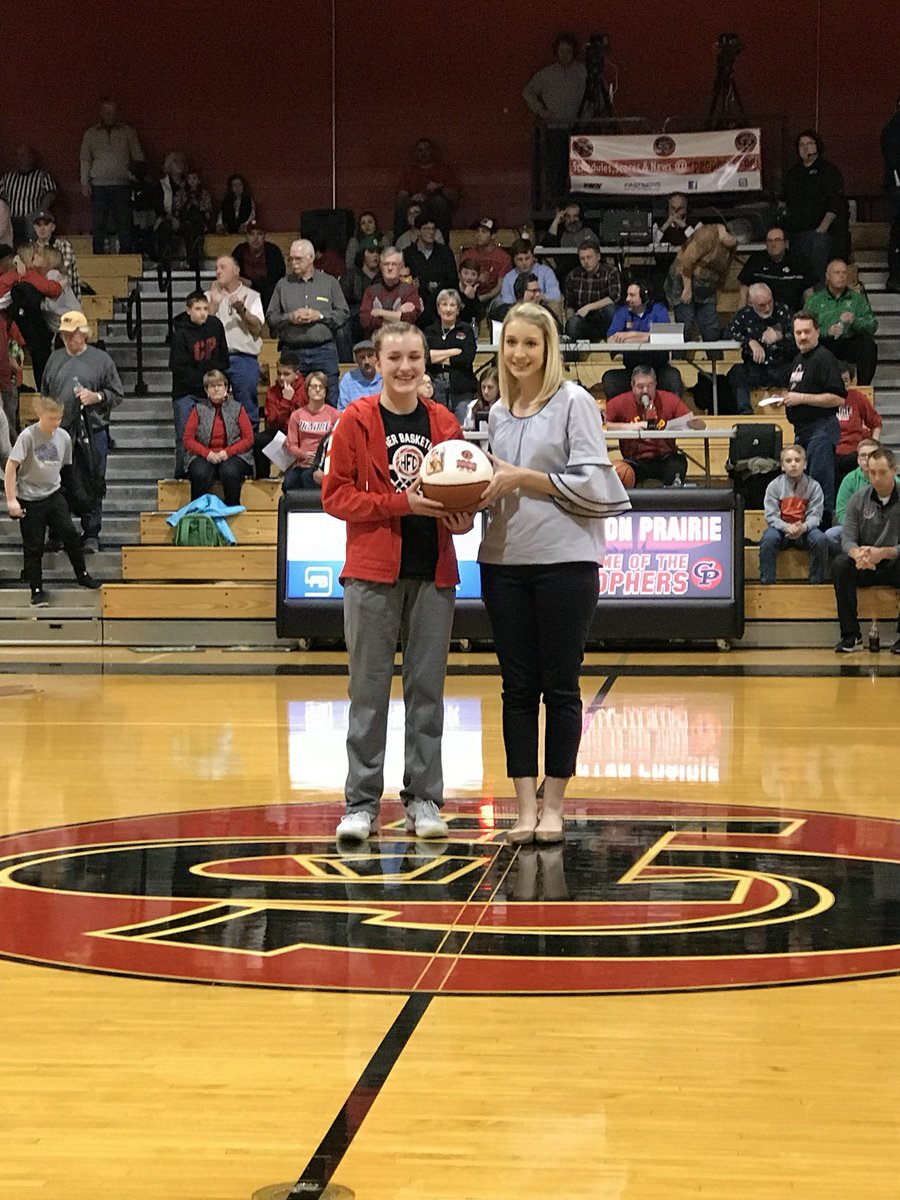 Coach D had her very first win as a HS coach with Tatum as her PG, and now her 100th with her as an assistant!  Congratulations!  It was so awesome to witness! <a href="/_CoachJess/">Jess Darmelio</a> <a href="/tatumneal22/">Tatum Neal</a>