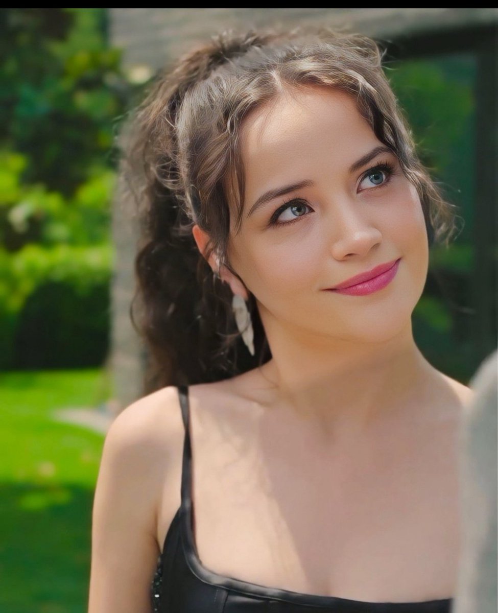 وين رحتي يا بنت الناس ايش الغموض اللي عايشه فيه اعطينا محتوى بدال الفقر اللي نحنا فيه 😢😢
#YağmurYüksel @yagmur_yuksel