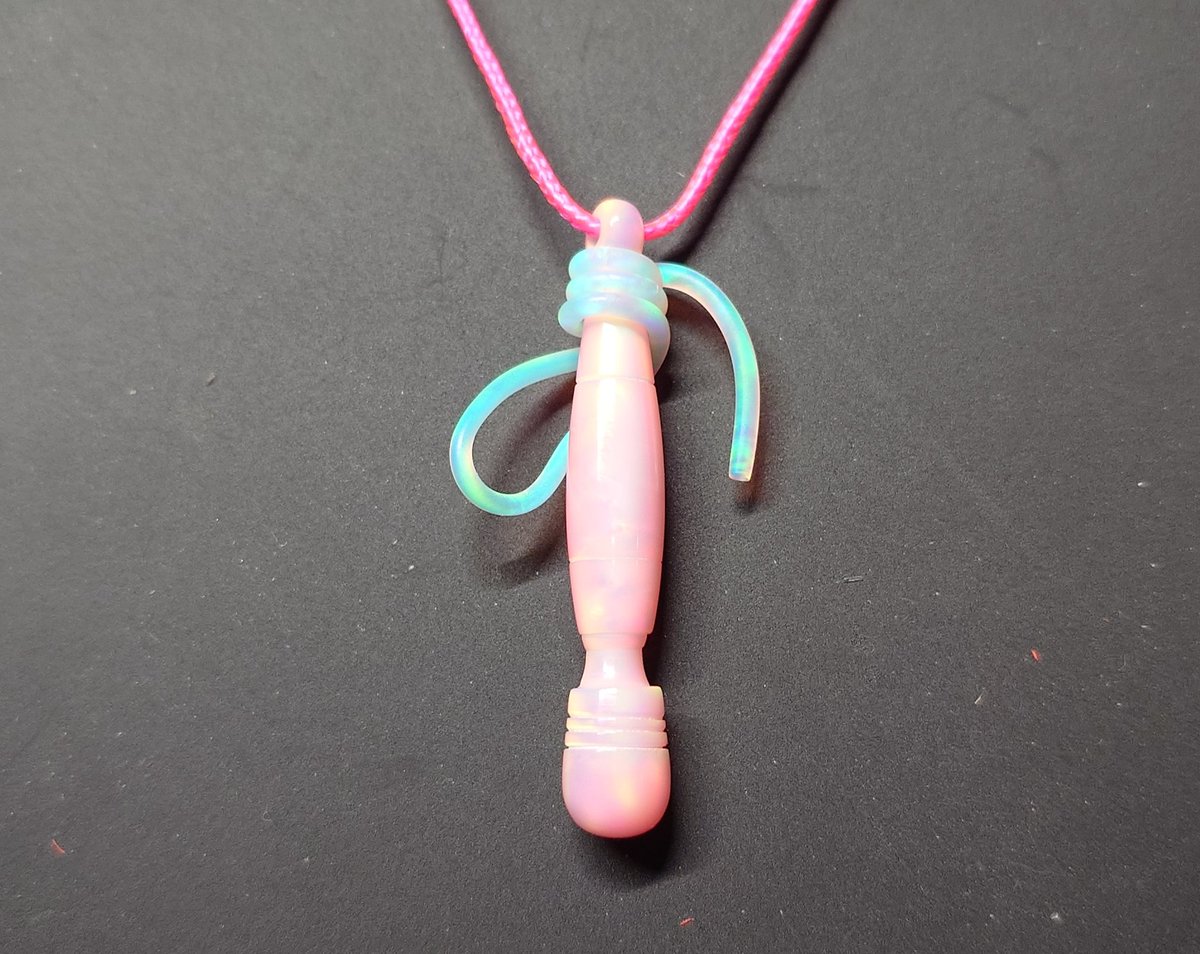 gosyadeeeath's tweet image. ハイオパのコード部分作って、寝坊してデザフェス行って、無理矢理全ブース回って、ソフビ好きな友人の誕プレ買い足して、篤信さんのとこ遊びに行って(別ツイートします)情報過多過ぎて頭いたい。