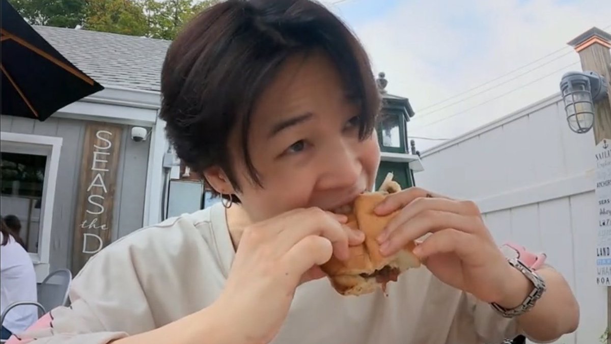 ays2 please give me the never ending jimin eating yummy food content