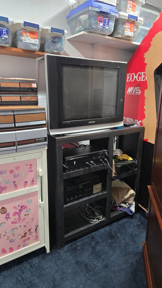 retro_tech_usa tweet media