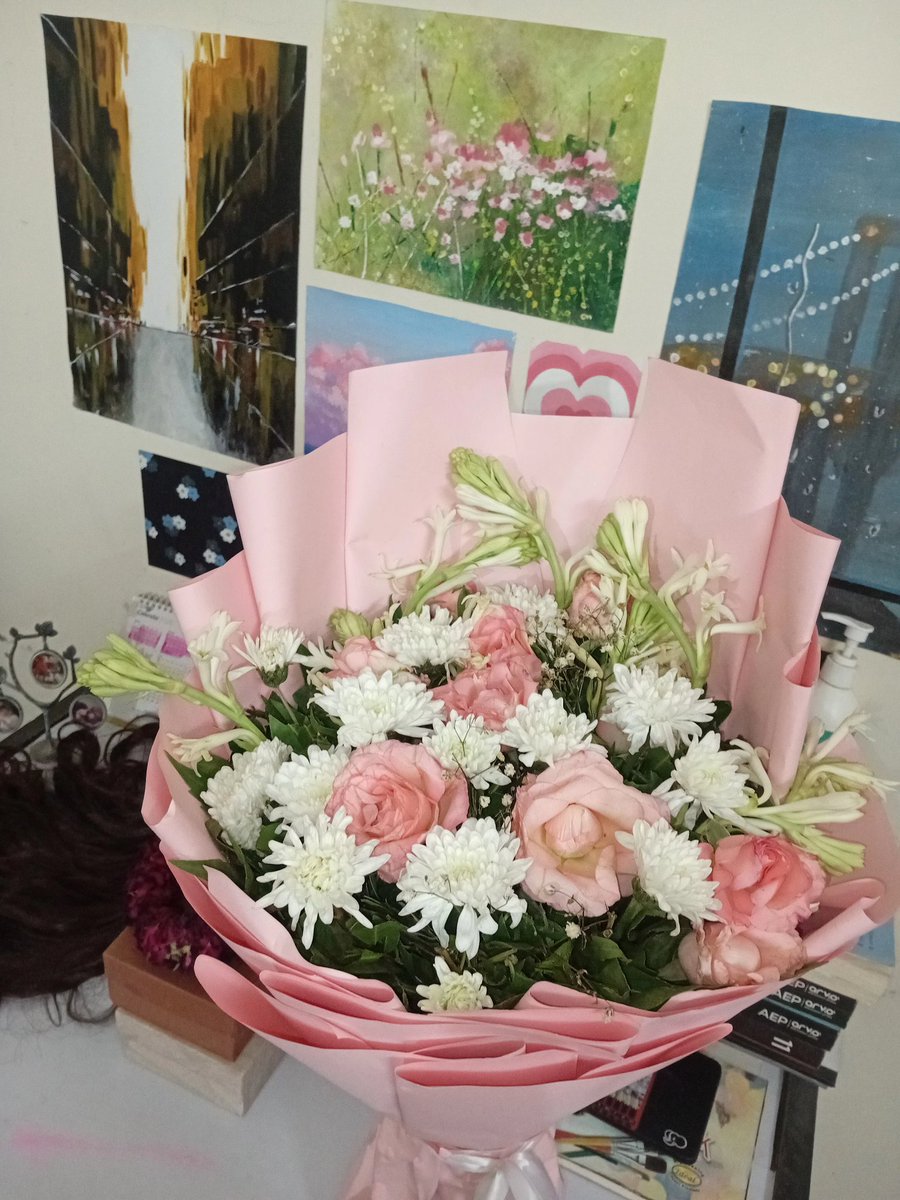 itzRamshaa's tweet image. life&apos;s so private no one knows that i was engaged yesterday