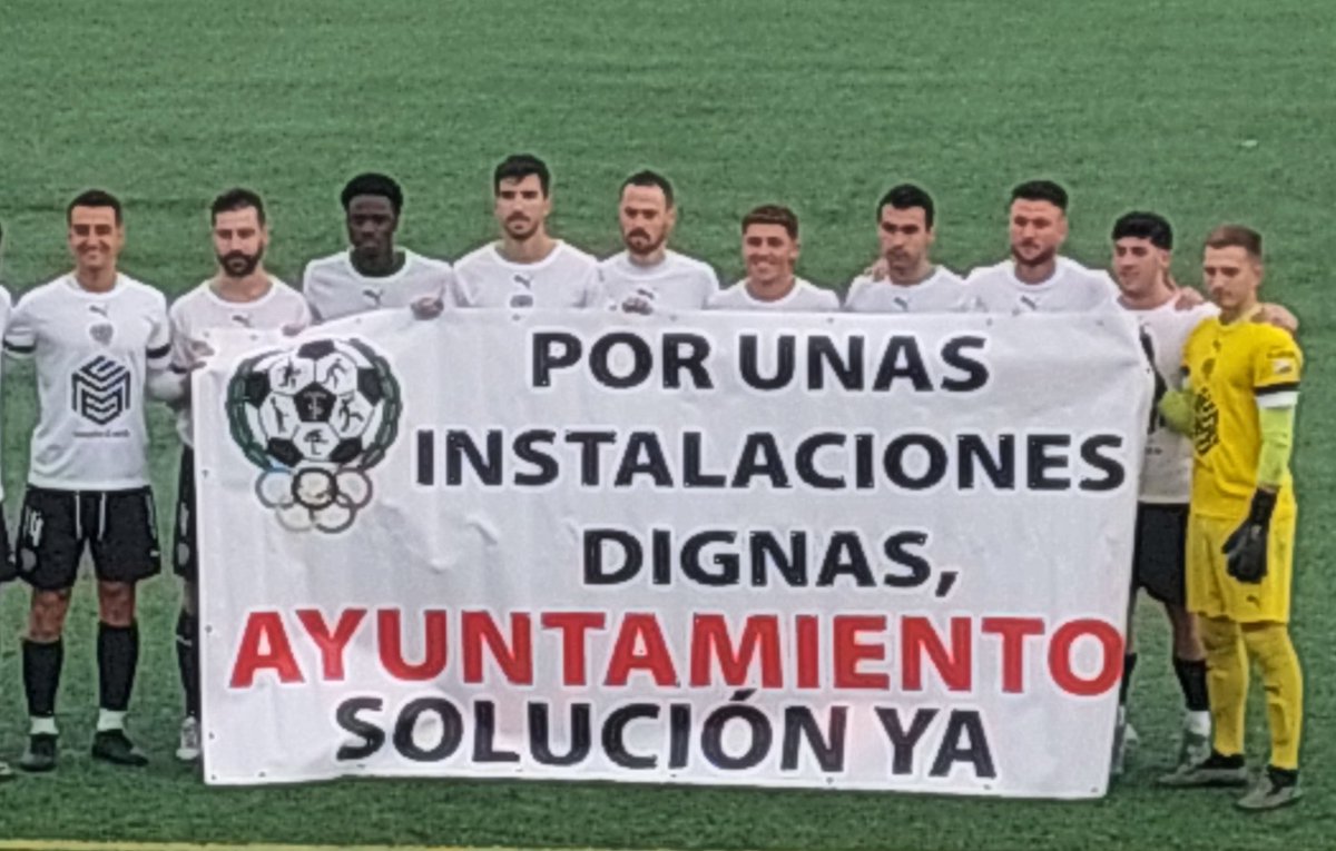 El hartazgo del <a href="/CDSANI/">CD SAN IGNACIO</a> por lo que esta pasando con los campos de entrenamiento exige una rápida solución. Un club que juega en Tercera no puede andar de esta manera Hoy se han manifestado asi. <a href="/vitoriagasteiz/">Vitoria-Gasteiz!</a> <a href="/aff_faf/">Federación Alavesa de Fútbol</a>