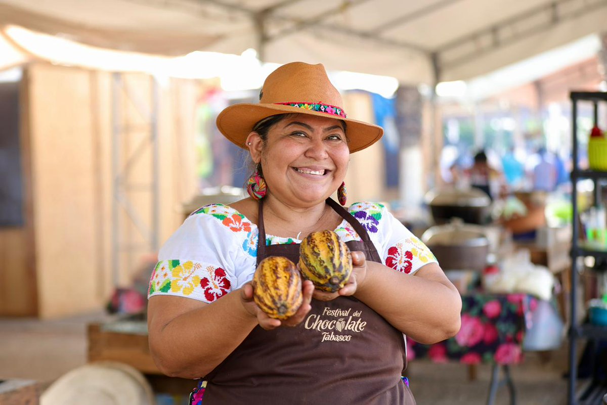 🍽️🔥 ¡Arranca el Concurso de Mole Tabasqueño en Sabor a Tabasco!
En el 14° Festival del Chocolate Tabasco, las cocineras tradicionales ya están manos a la obra, preparando sus recetas llenas de historia, técnica y ese sazón que distingue a nuestra tierra.
 #SaborATabasco