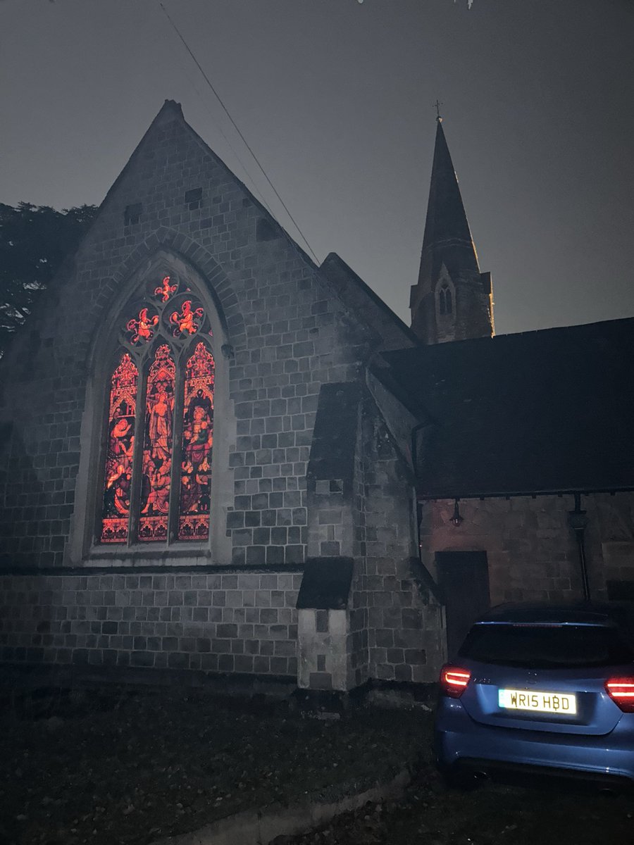 Alisa235's tweet photo. Beautiful St Michael’s Church Camberley at night. https://t.co/6FoBCIOyCQ