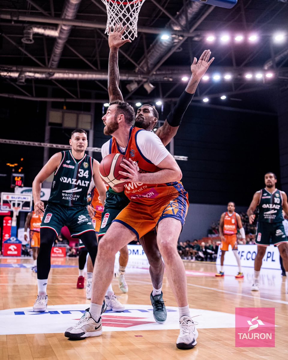 Maciej Bender: WIN &amp; double-double! (14pkt./14 zb.), asysta i blok, EVAL 22 w 26 minut! 🔥 #msports 

Gliwice 98-75 Krosno #plkpl 🇵🇱