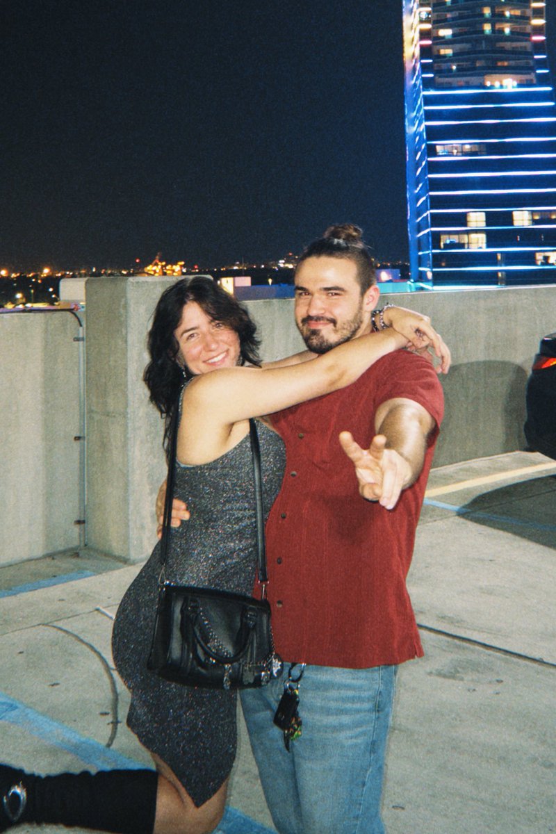 t4zerr's tweet image. The lion does not concern herself with making it back