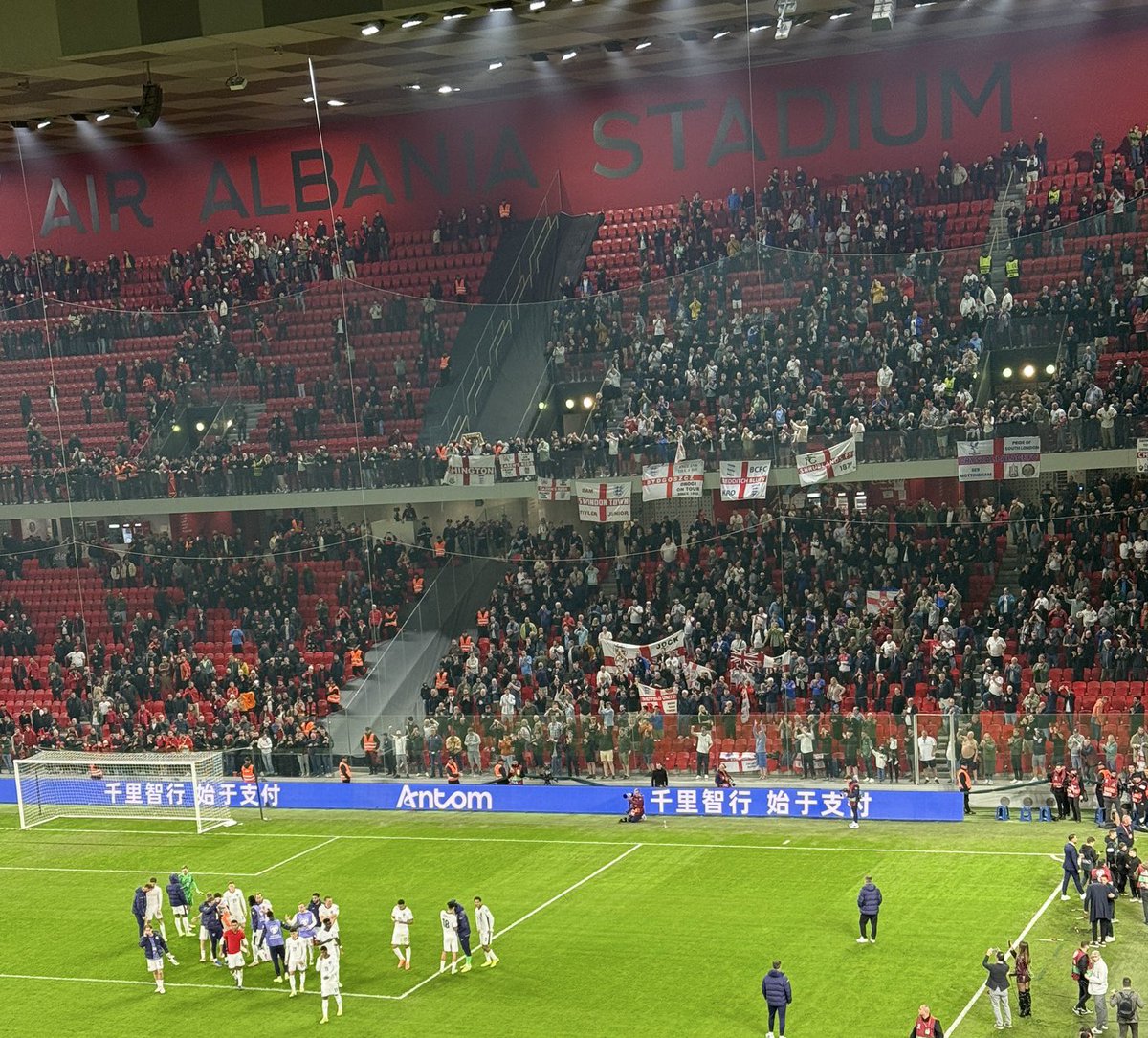 Close to 2,000 England fans in Albania tonight 👏🏴󠁧󠁢󠁥󠁮󠁧󠁿
