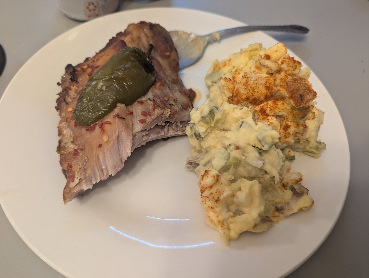 _davedigital's tweet image. Gonna have ribs and tater salad then head into the preshow meeting for today&apos;s @BillyGoatTales live stream!! See y&apos;all in 3hrs!

Let&apos;s eat!