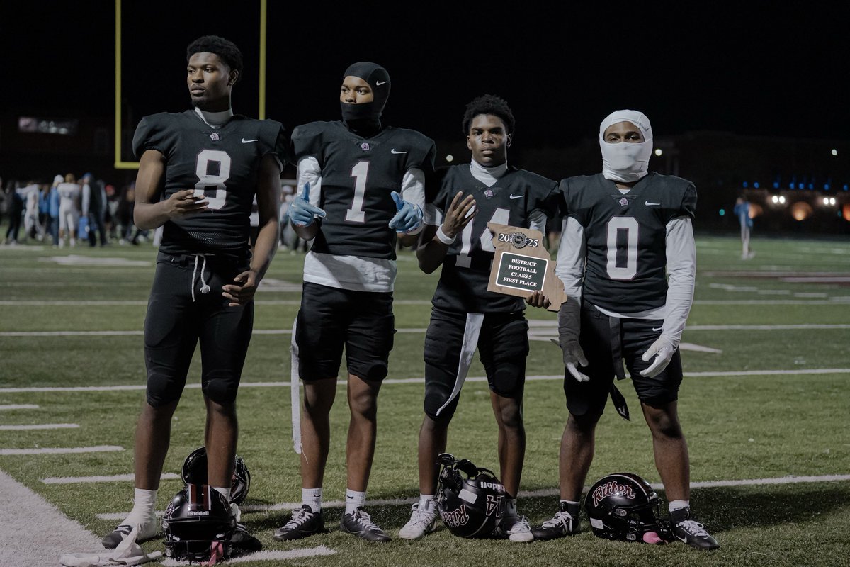 DaRyanStringer's tweet image. District Champ 4/4 Now let’s go Finish‼️ #NotDone @RitterPrep